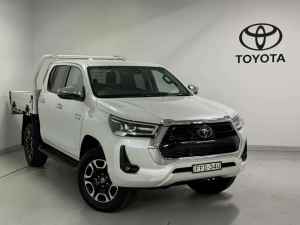 2023 Toyota Hilux 4X4 SR5 2.8L T DIESEL AUTOMATIC DOUBLE CAB C/C Frosted White Automatic