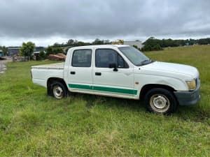 2000 model Hilux 2wd good running