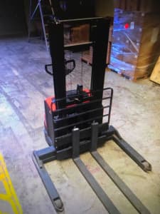 Toyota BT SWE120S WALKIE STACKER FORKLIFT & CHARGER[187S]