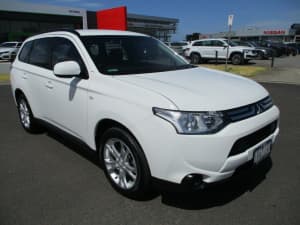 2013 Mitsubishi Outlander ZJ ES (4x4) White Continuous Variable Wagon South Geelong Geelong City Preview
