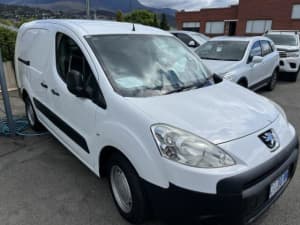 2011 Peugeot Partner White 5 Speed Manual Van
