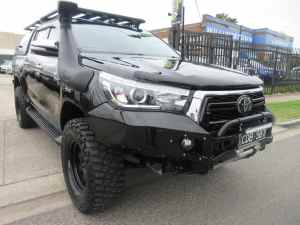 2017 TOYOTA Hilux SR5 (4x4) Williamstown Hobsons Bay Area Preview