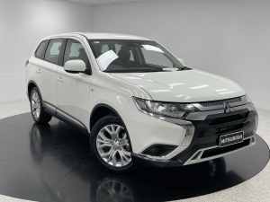 2020 Mitsubishi Outlander ZL MY21 ES 2WD White 6 Speed Constant Variable Wagon Hamilton East Newcastle Area Preview