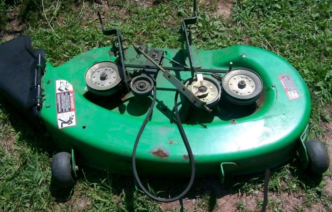 sabre 42 mower deck