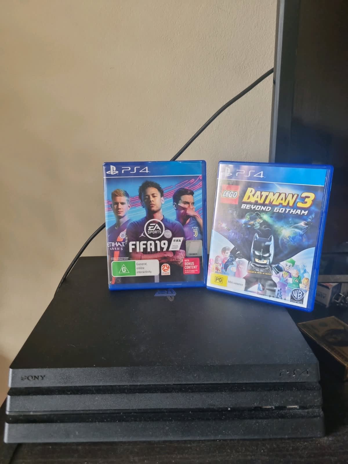 Madden NFL 19 / FIFA 19 Bundle - PlayStation 4