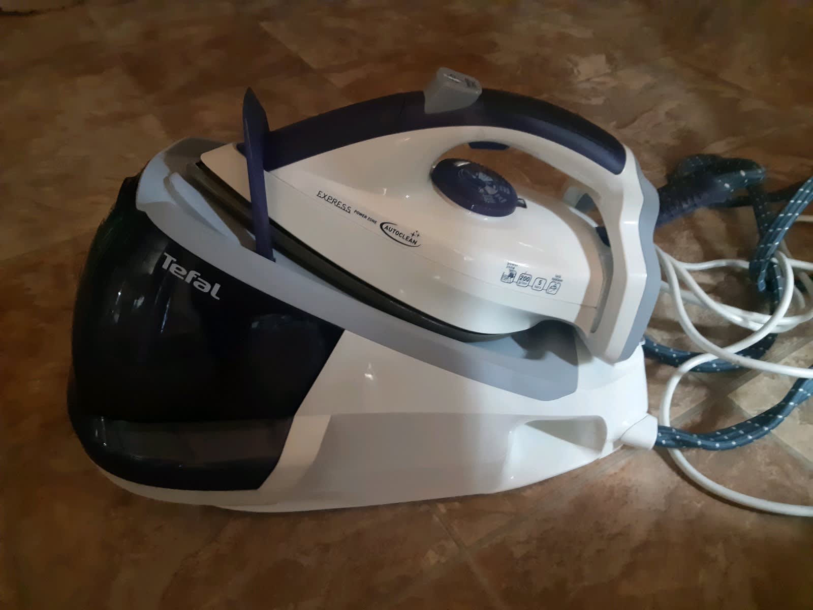 BLACK+DECKER™ Xpress Traditional Steam Iron