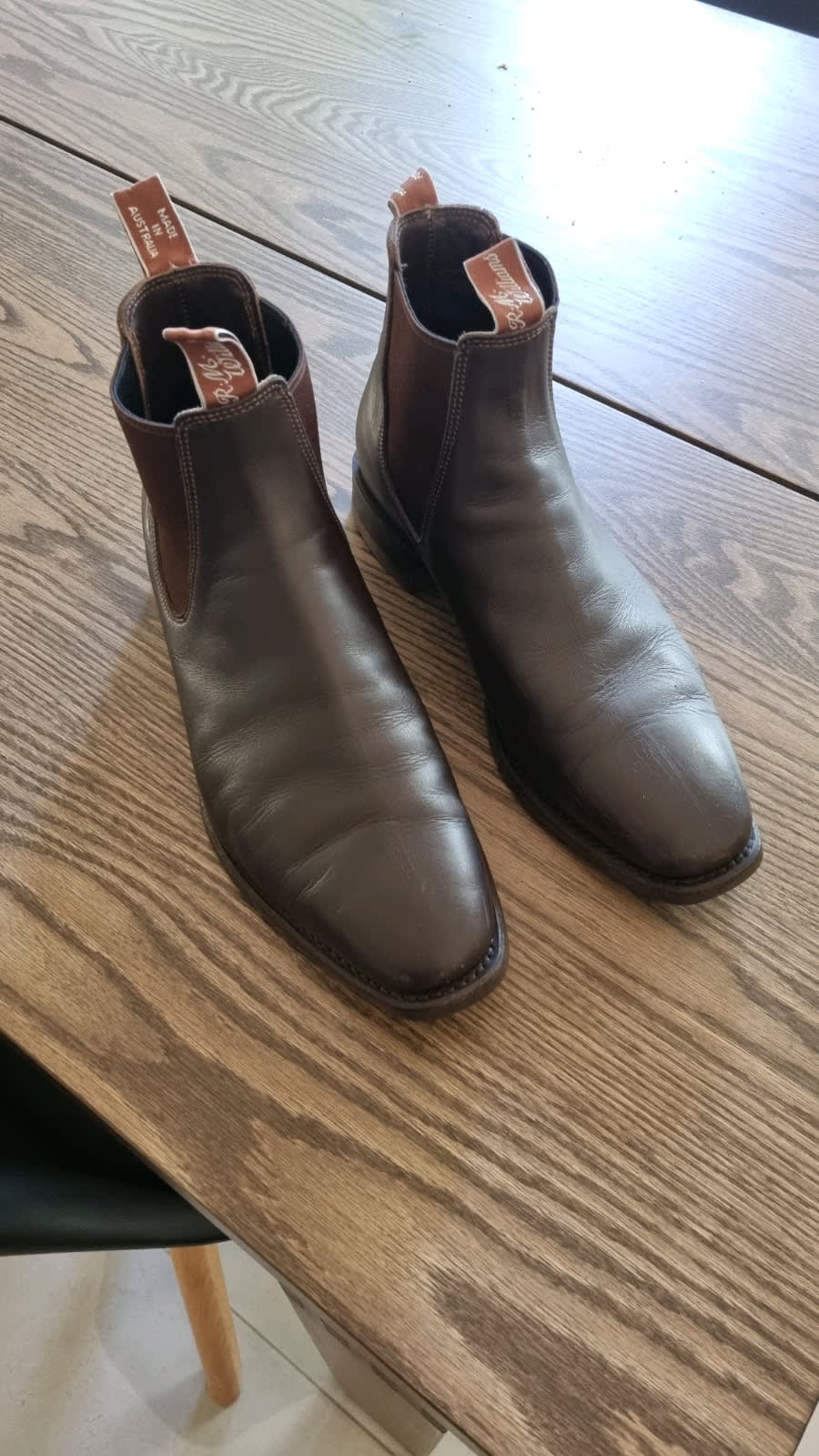 Sold at Auction: Pair of R.M. Williams boots, Craftsman Yearling Model in  chestnut leather, size 91/2 G, used but in fair condition, comes with  original box.