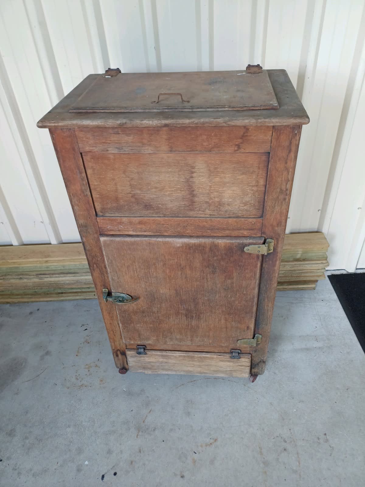 Vintage ice sales chest for sale