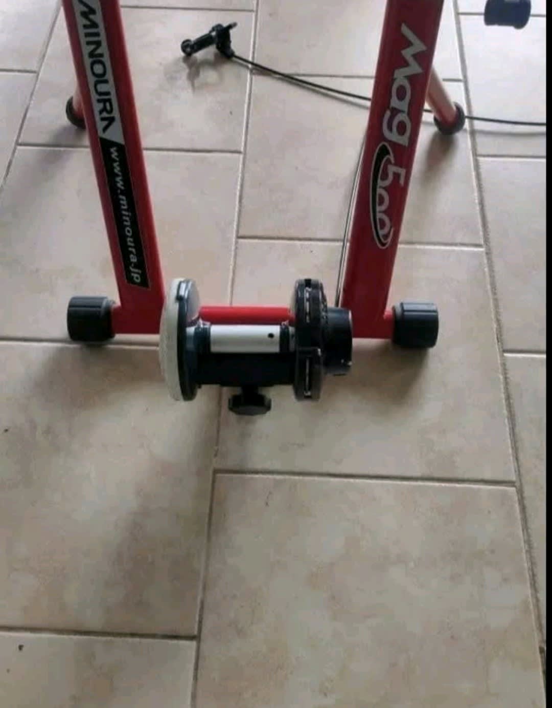 Minoura mag 500 bike hot sale trainer