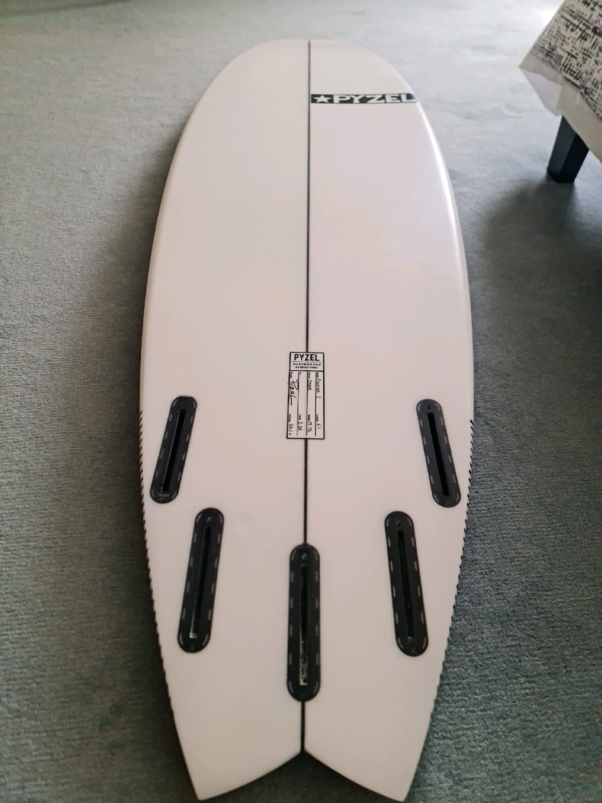 PYZEL SURFBOARD PHANTOM 5.7ft deaflink.com