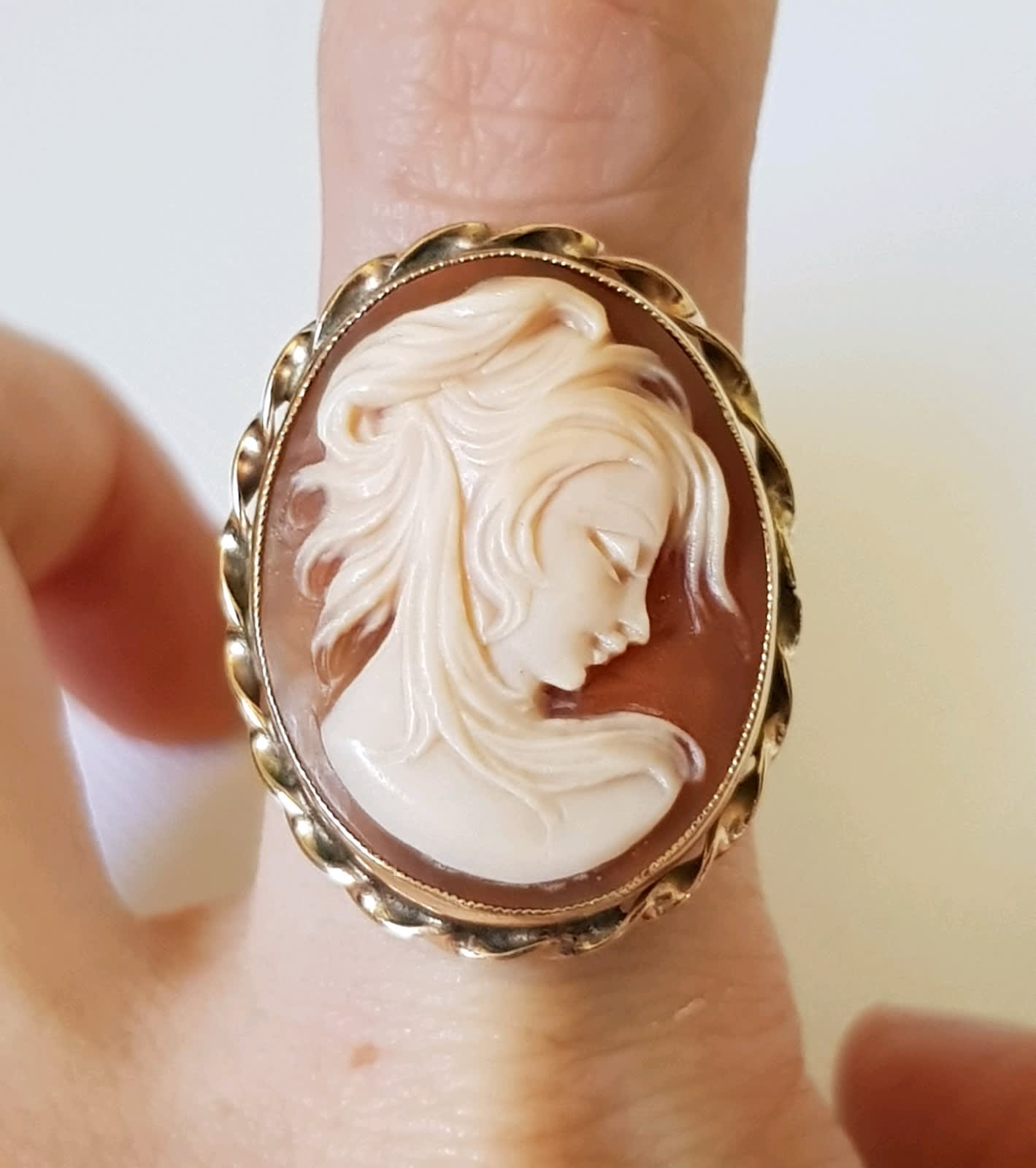 Avon on sale cameo ring