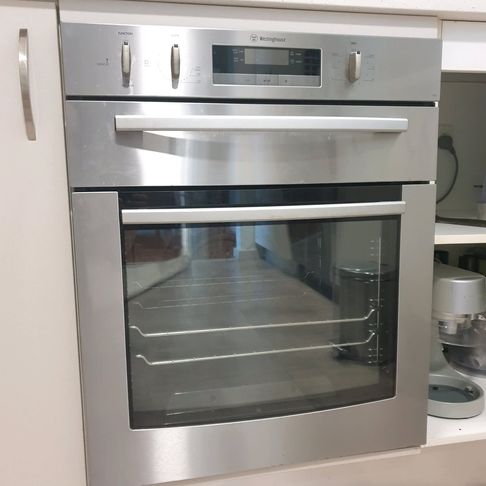 Westinghouse 60cm Freestanding Electric Oven/Stove WFE647SA