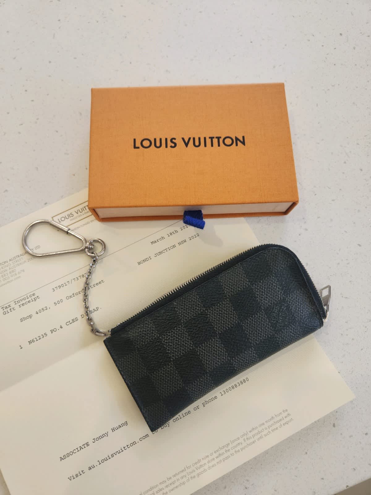 Louis Vuitton M21720 Hold Me, Black, One Size