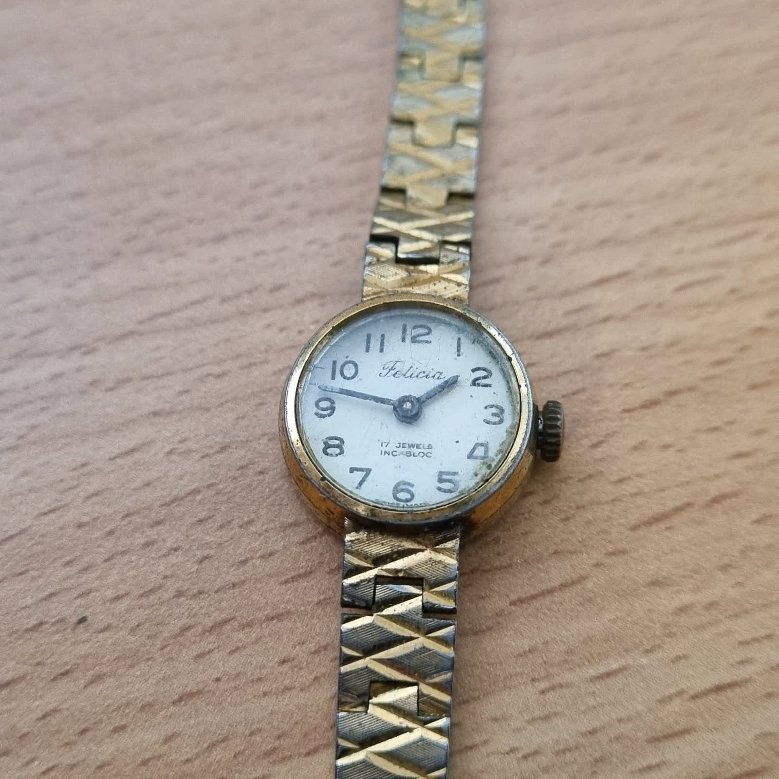 Felicia best sale watch company