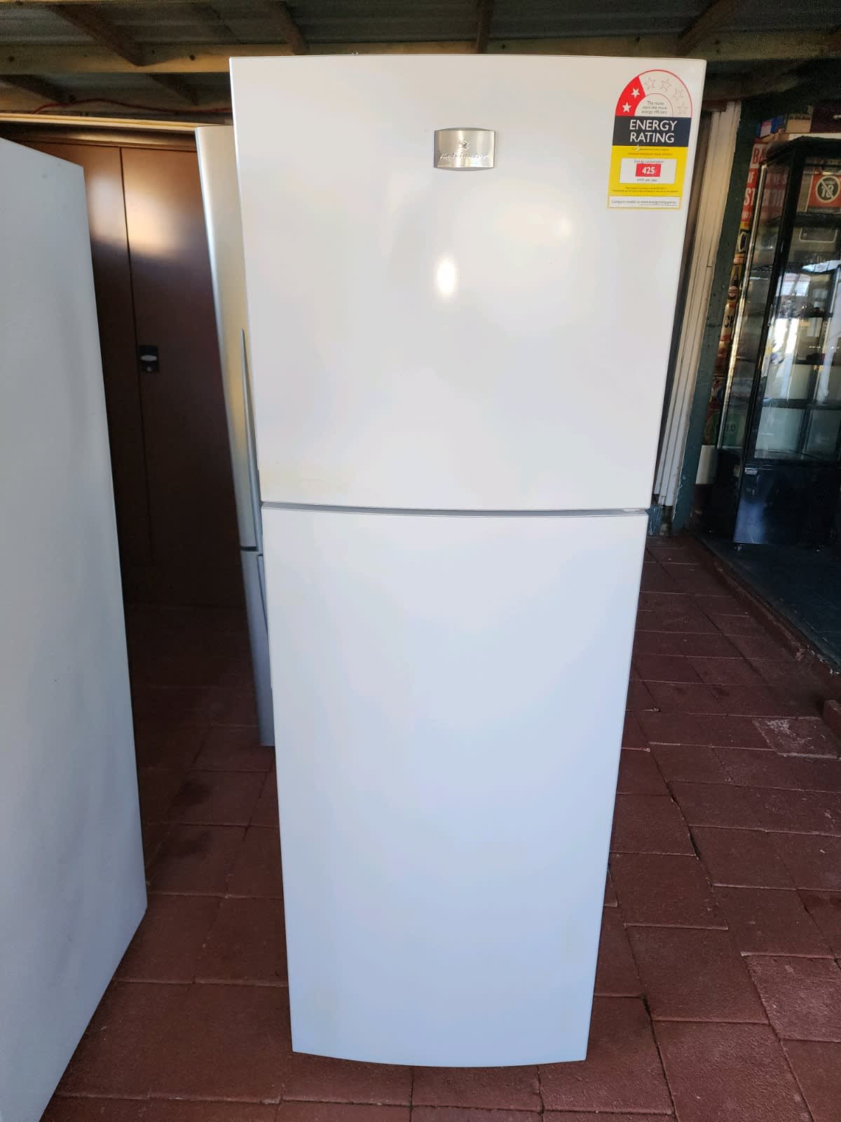 kelvinator 231l top mount fridge