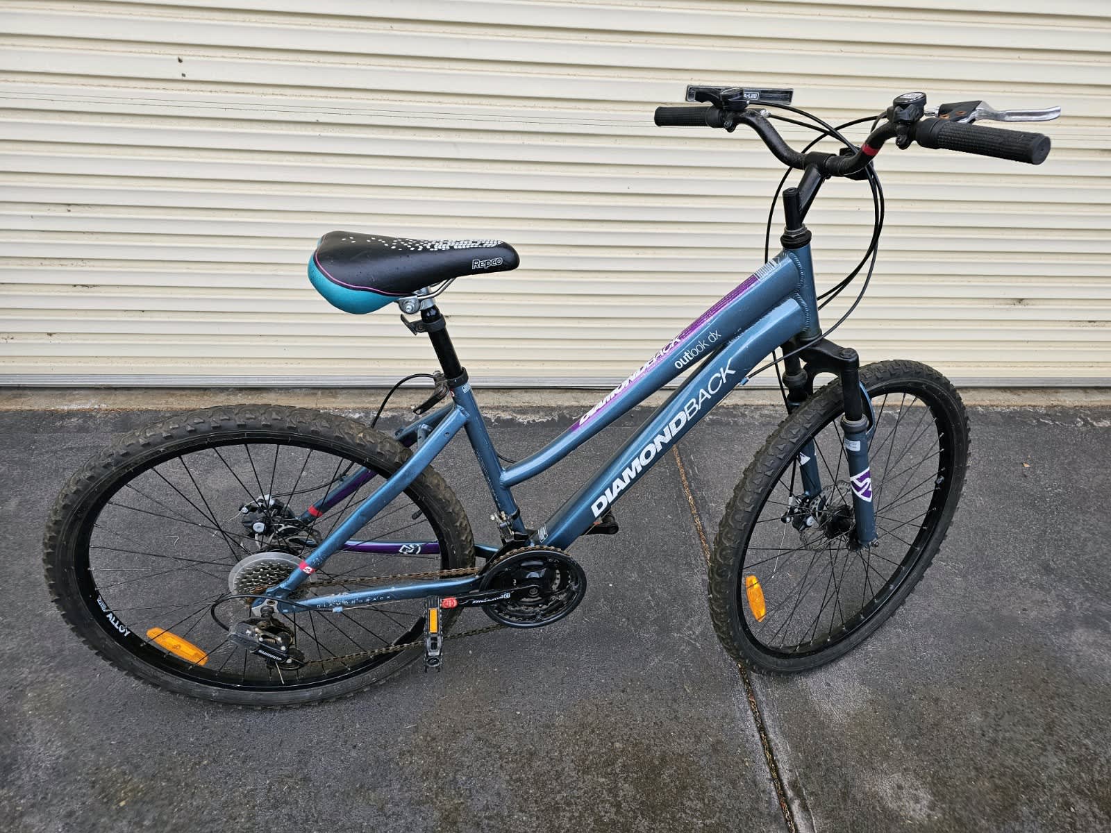 Diamondback outlook dx online mountain bike