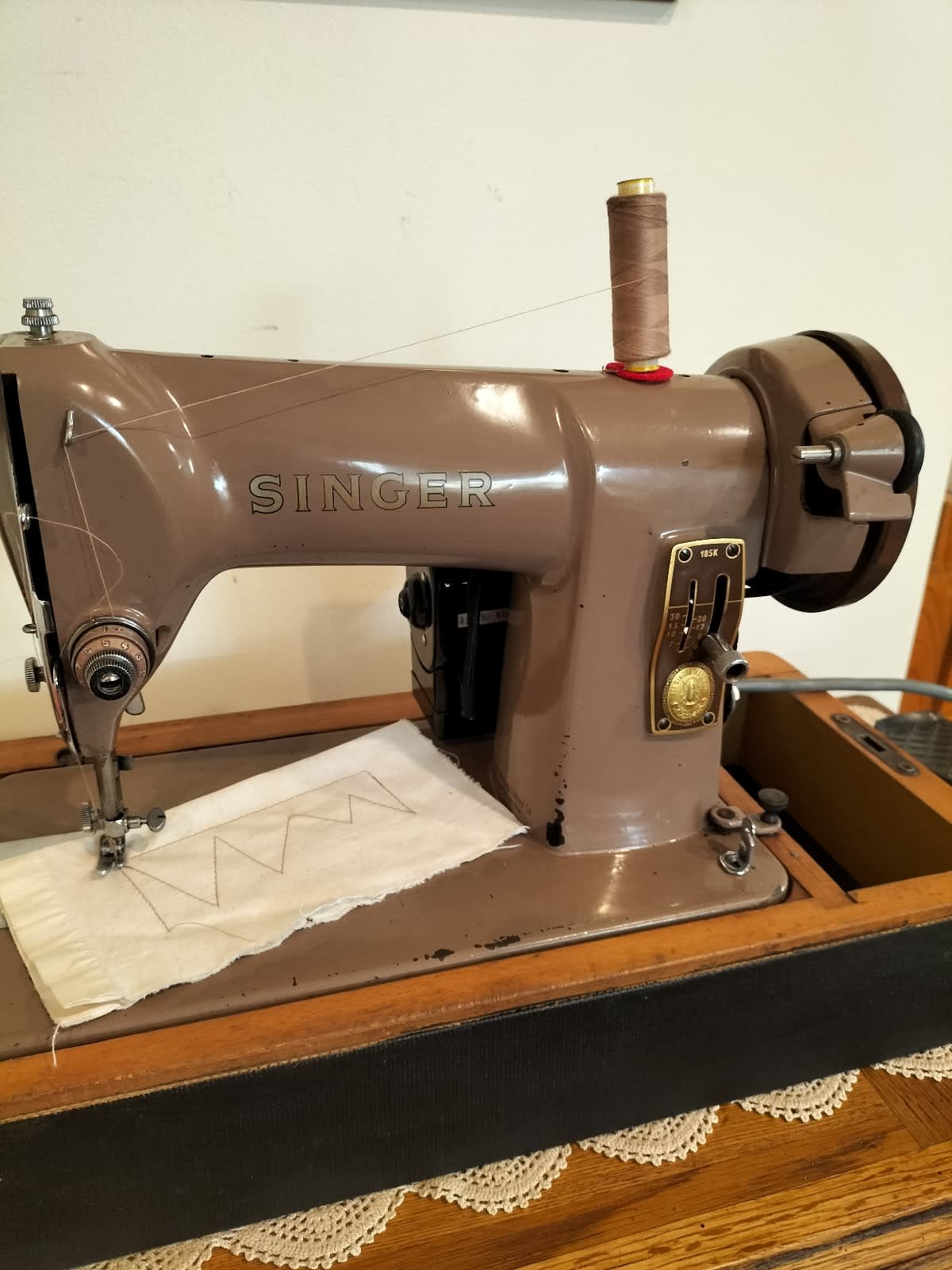 vintage singer sewing machine  Antiques, Art & Collectables