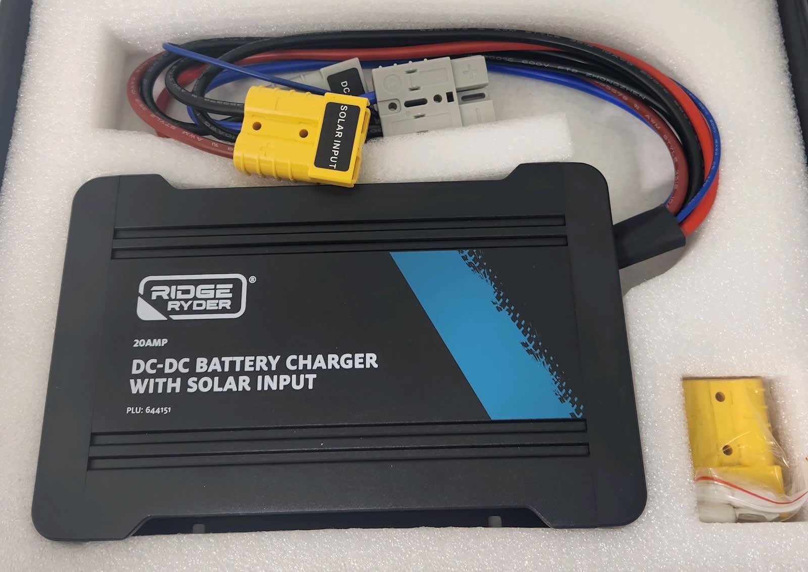 Ridge Ryder 12V 20 Amp In Vehicle DC-DC Battery Charger With Solar Input