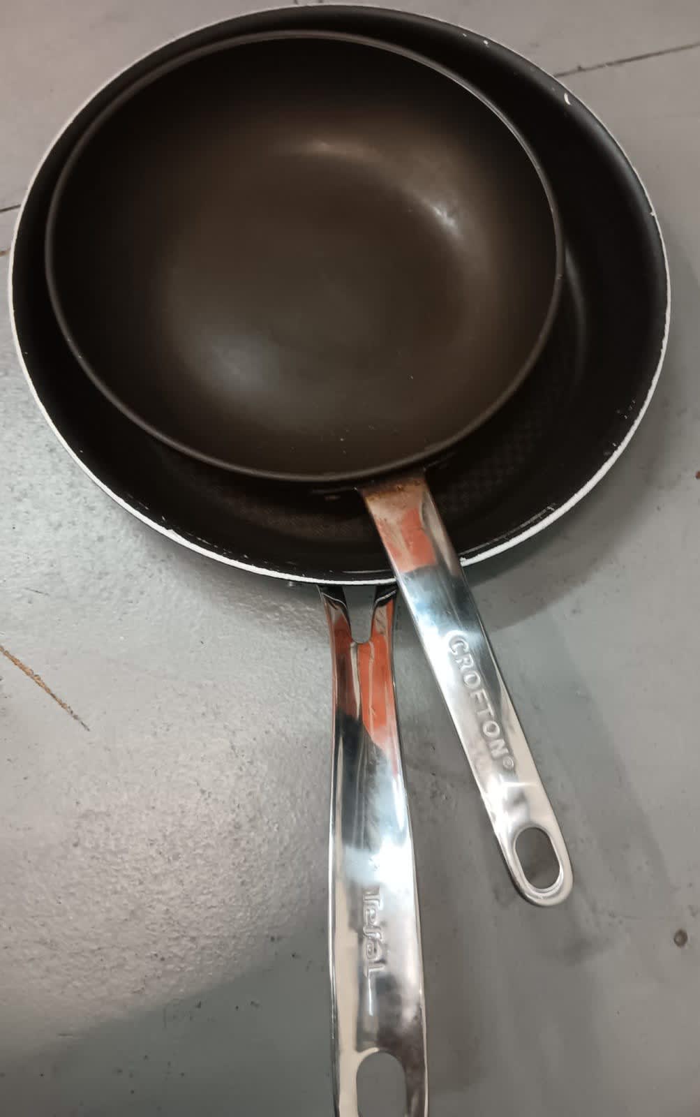 Crofton Italian made frying pan 24CM with glass lid - Skillets & Frying Pans  - Melbourne, Victoria, Australia