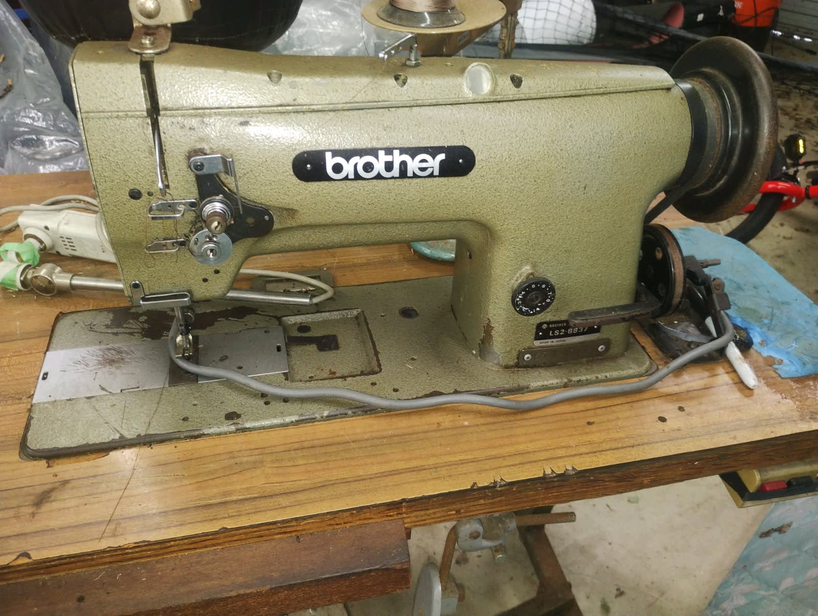 Brother B837 walking foot industrial sewing machine