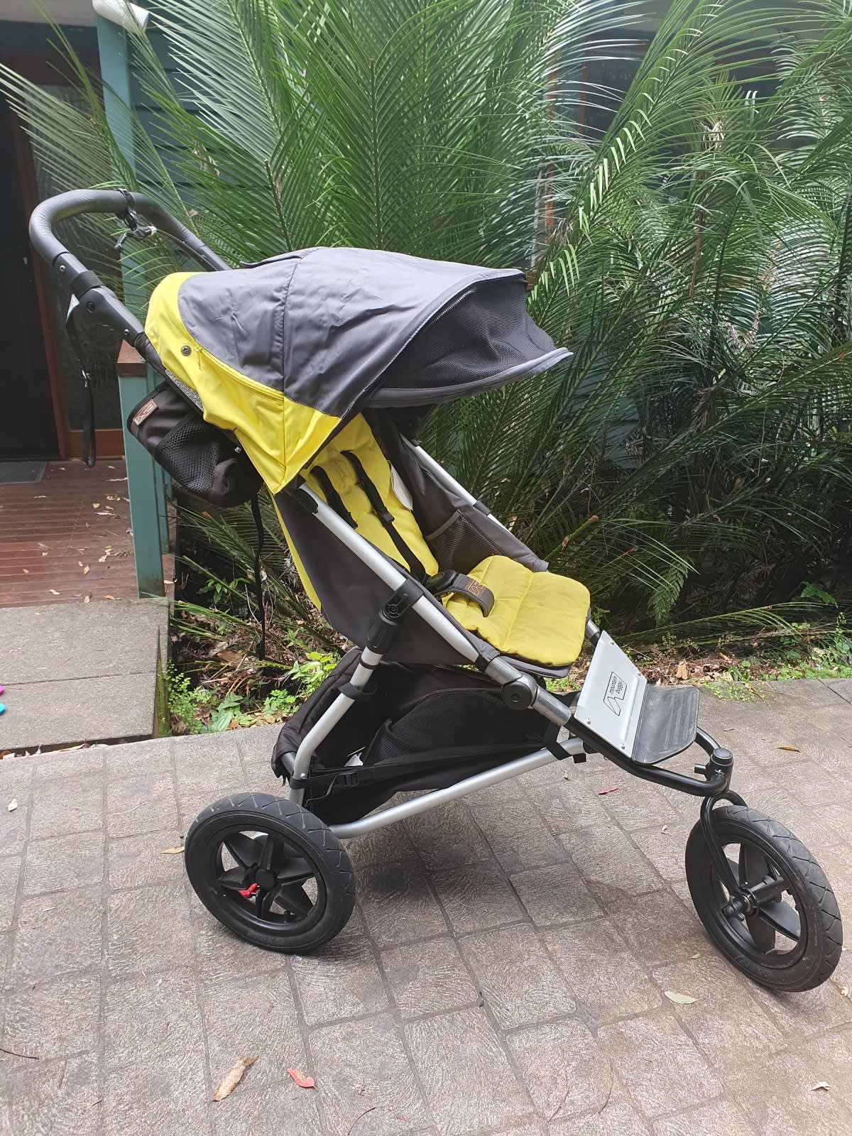 Mountain buggy 2025 terrain gumtree