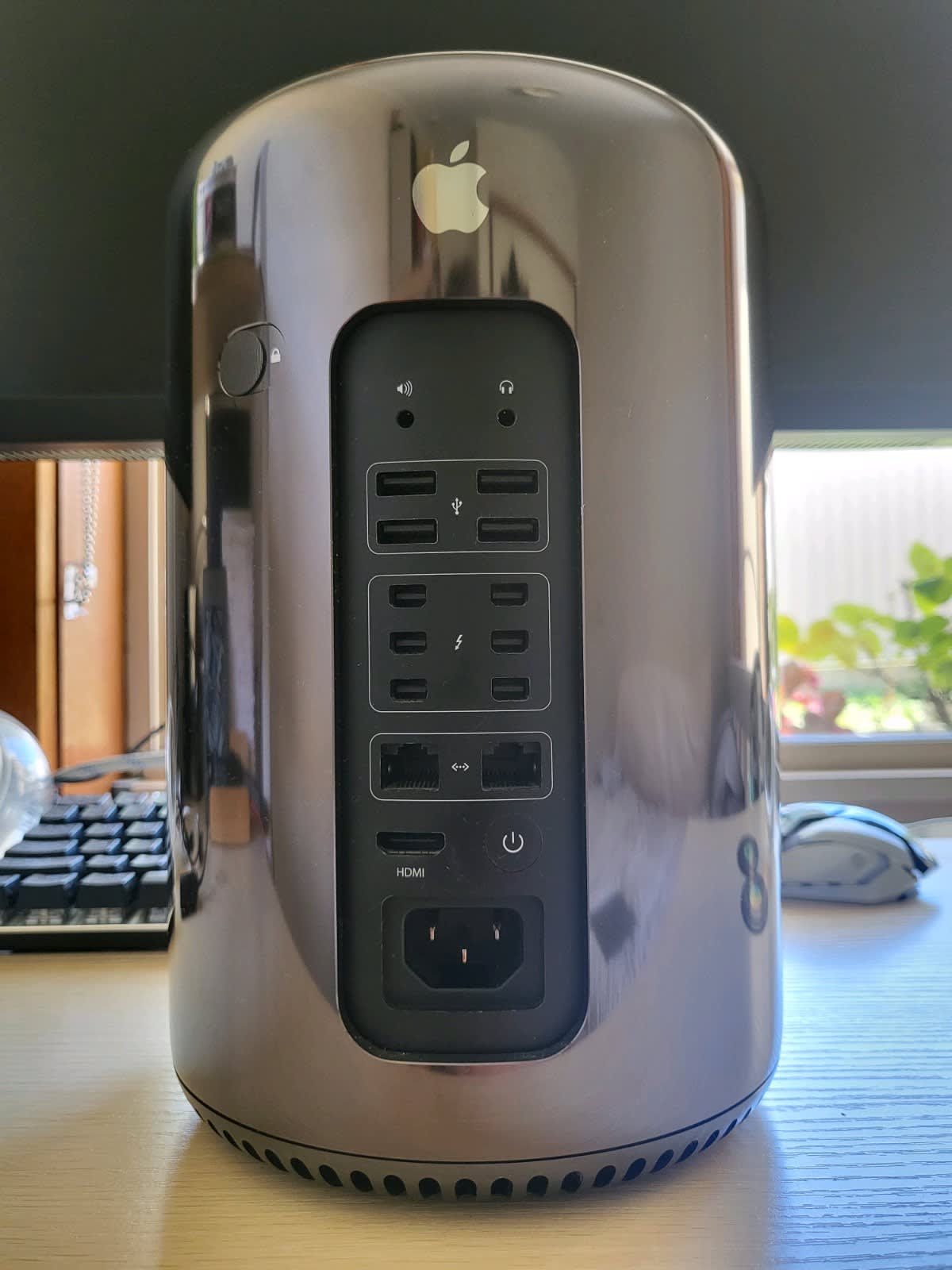 Mac Pro Late 2013 3.7 GHz 32GB 500G 日本買蔵 euro.com.br