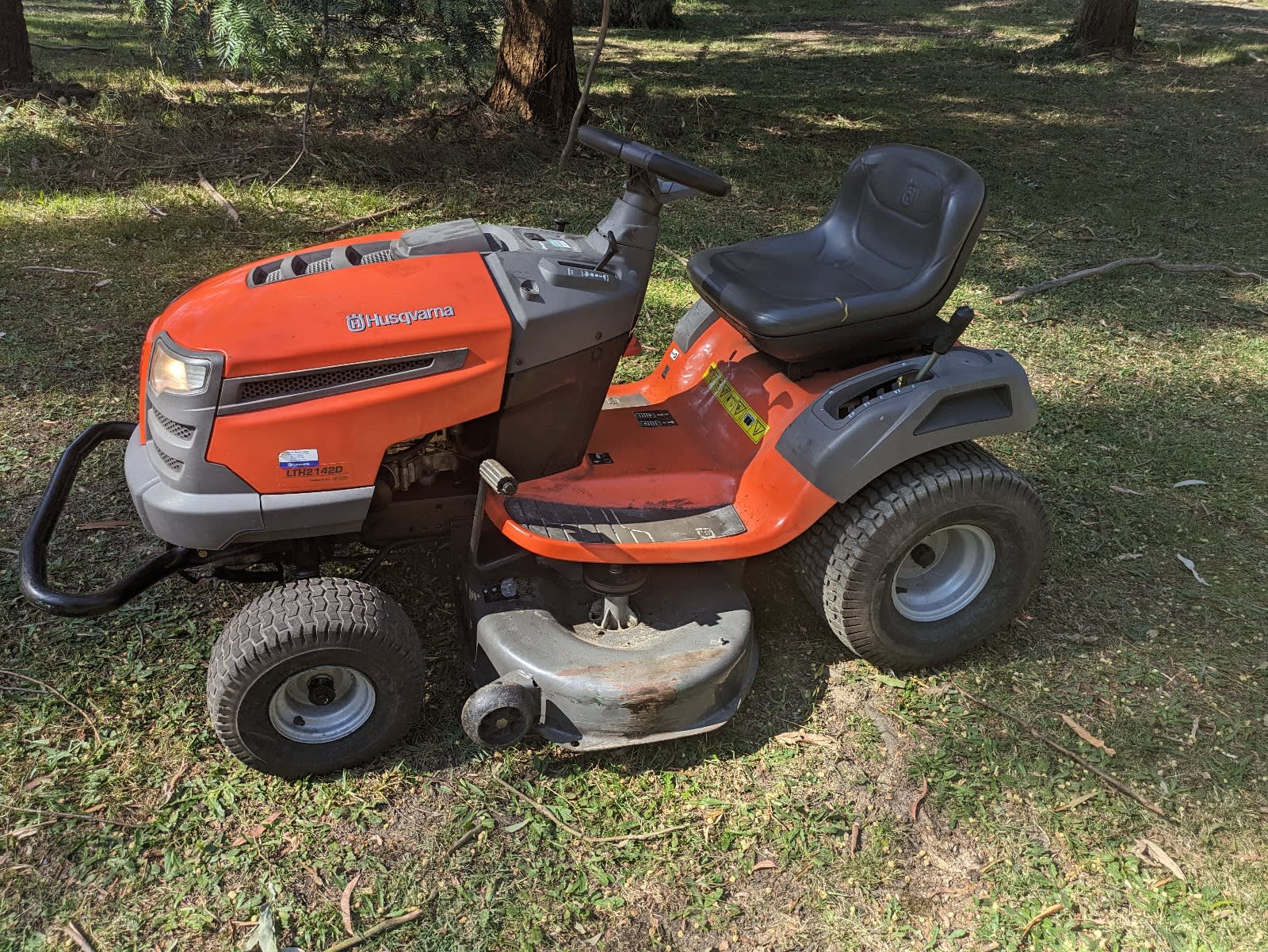 Husqvarna lth2142d 2024