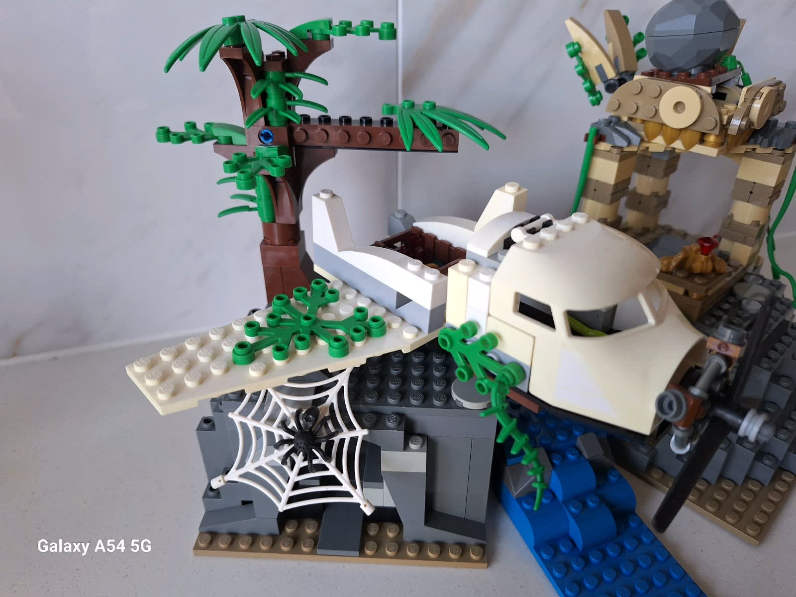 Lego jungle plane online crash set