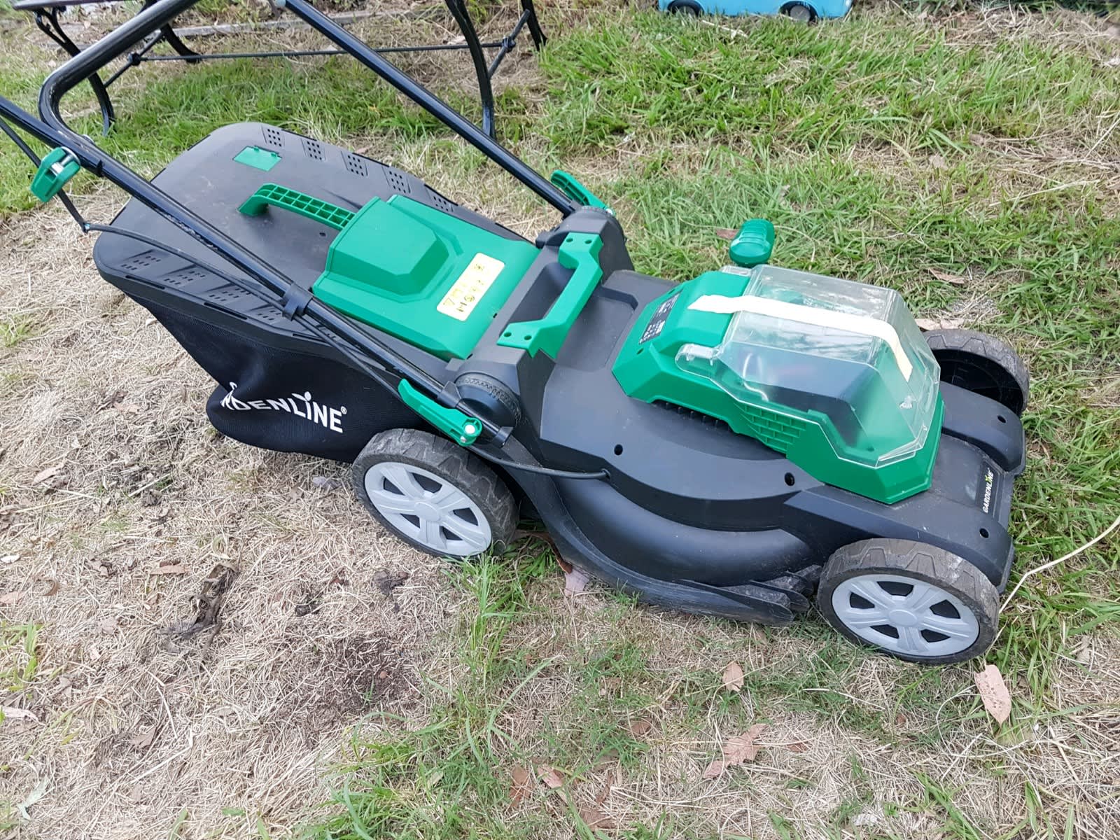CORDLESS LAWN MOWER GARDENLINE WITH BRAND 2X20V NEW BATTERIES AND CHAR