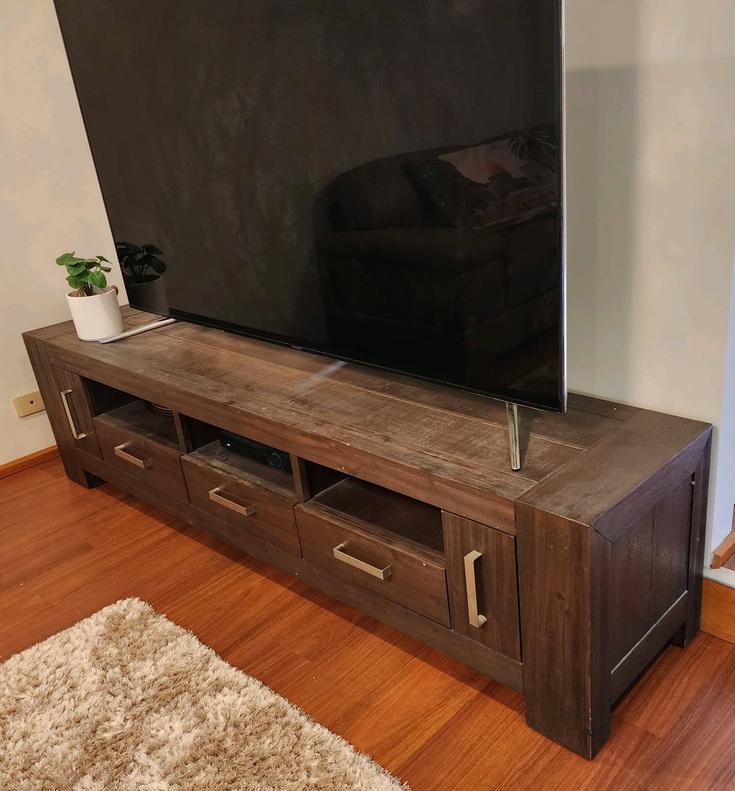 Gumtree Entertainment Unit