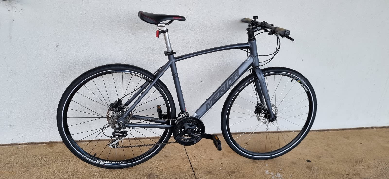 Flat bar best sale road bike gumtree