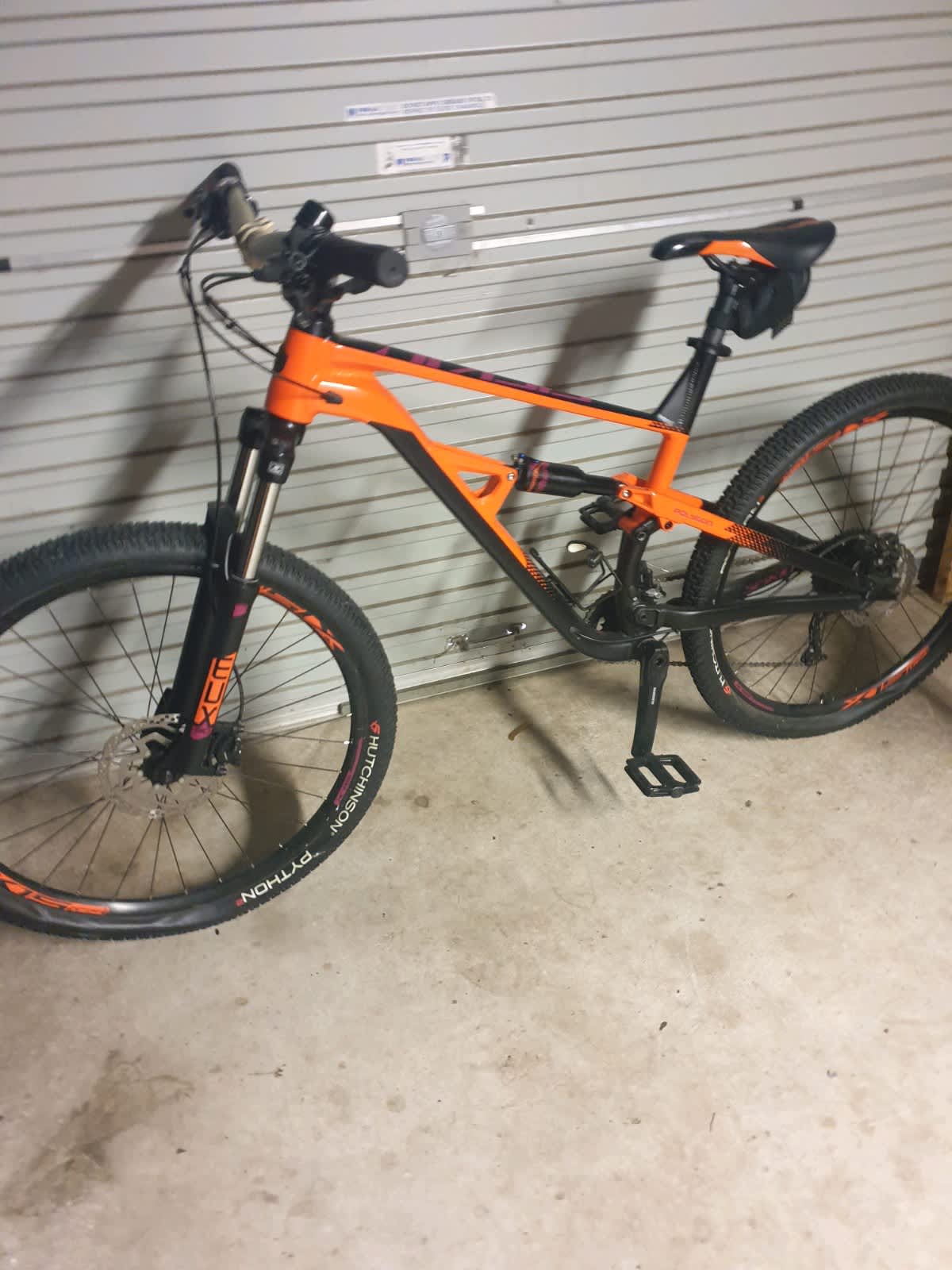 polygon siskiu orange
