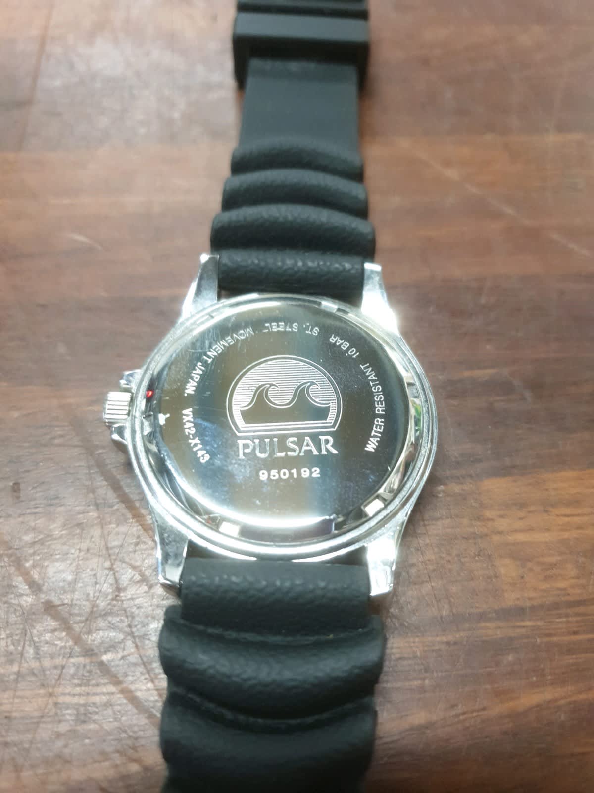 Pulsar water resistant 10 on sale bar