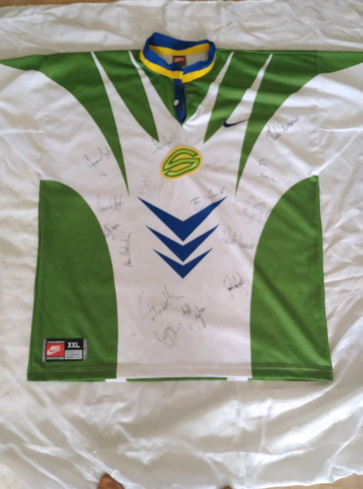 Canberra Raiders jersey a throwback to 1989 premiership