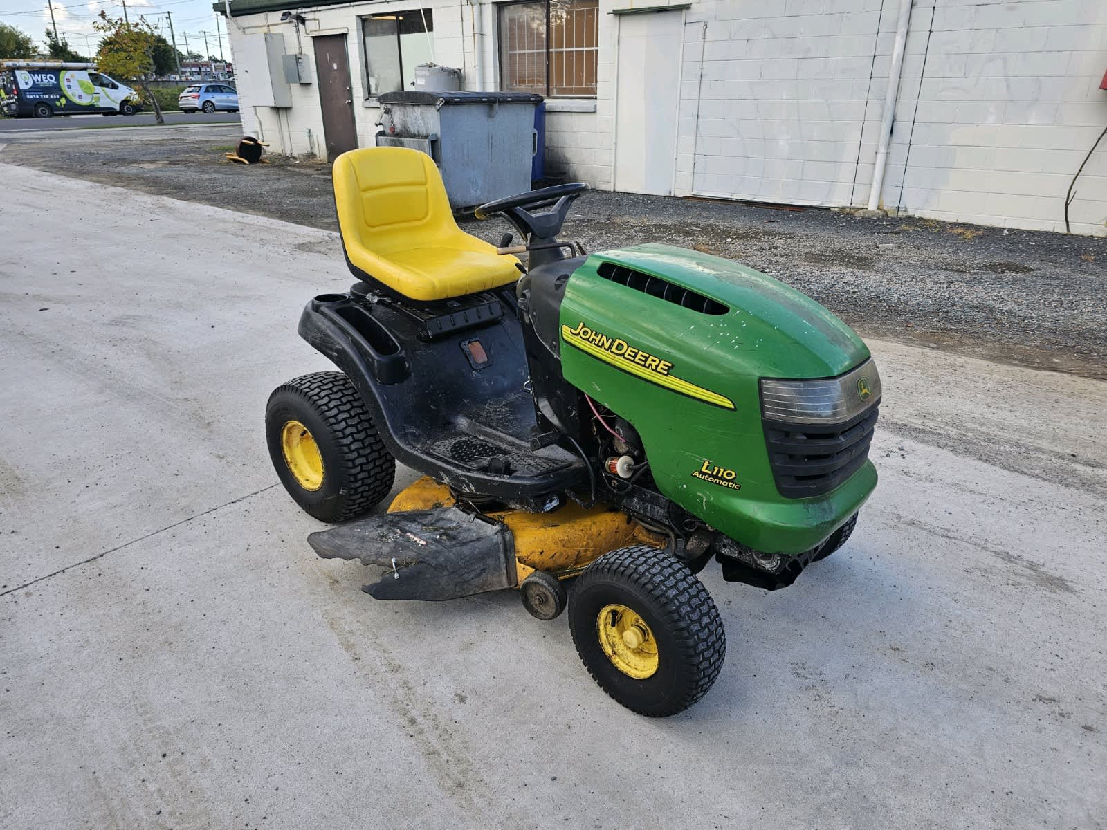 John Deere La125 100 Series Ride On Mower Trailer Auction 40 Off 6023