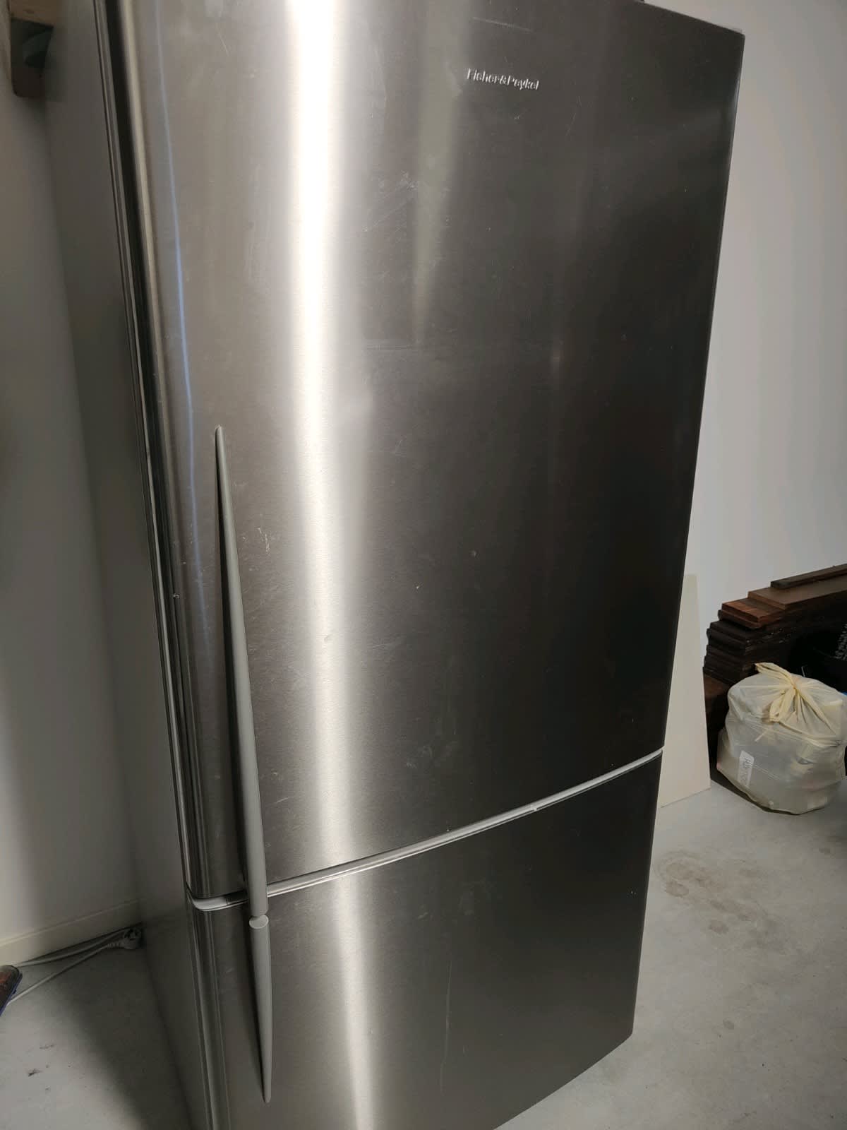 fisher and paykel fridge e522brx