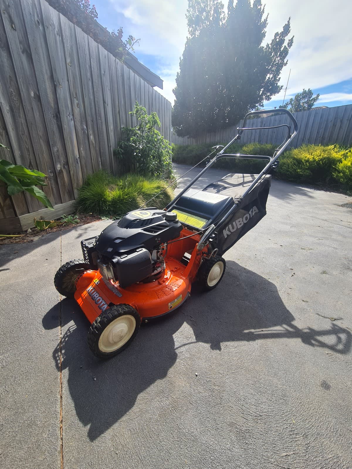 Kubota self store propelled mower price