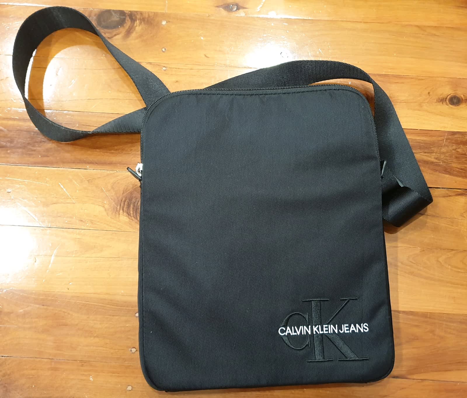 Luis V - laptop bag (Mens) - NEW (used once), Bags, Gumtree Australia  North Sydney Area - North Sydney