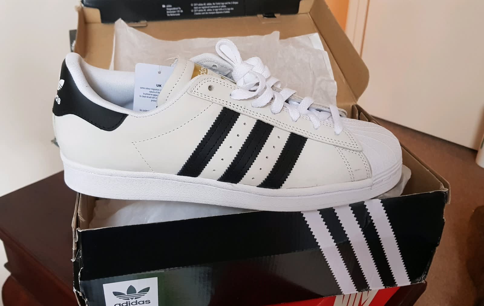 Adidas superstar on sale black white gumtree