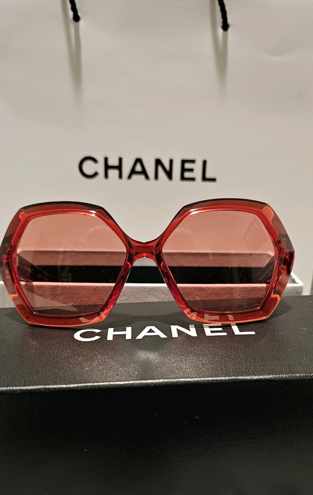 CHANEL sunglasses - 5233 501/3C - Black - Silver CoCo Chanel tips - Womens