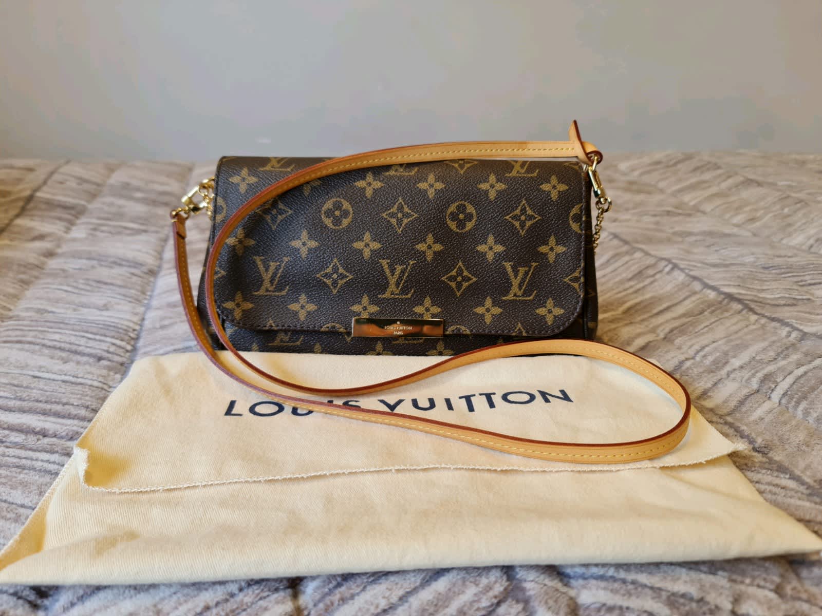 Louis Vuitton Pouchette Voyage MM, Bags, Gumtree Australia North Sydney  Area - Cremorne