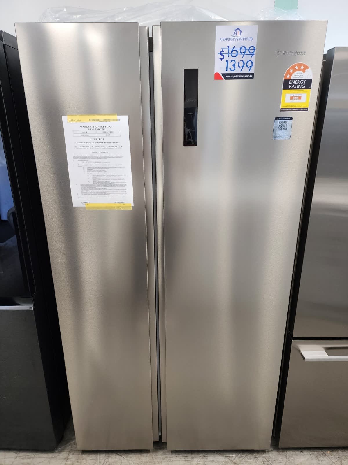 564L Quad Door Fridge - Matte charcoal black (WQE5660BA)