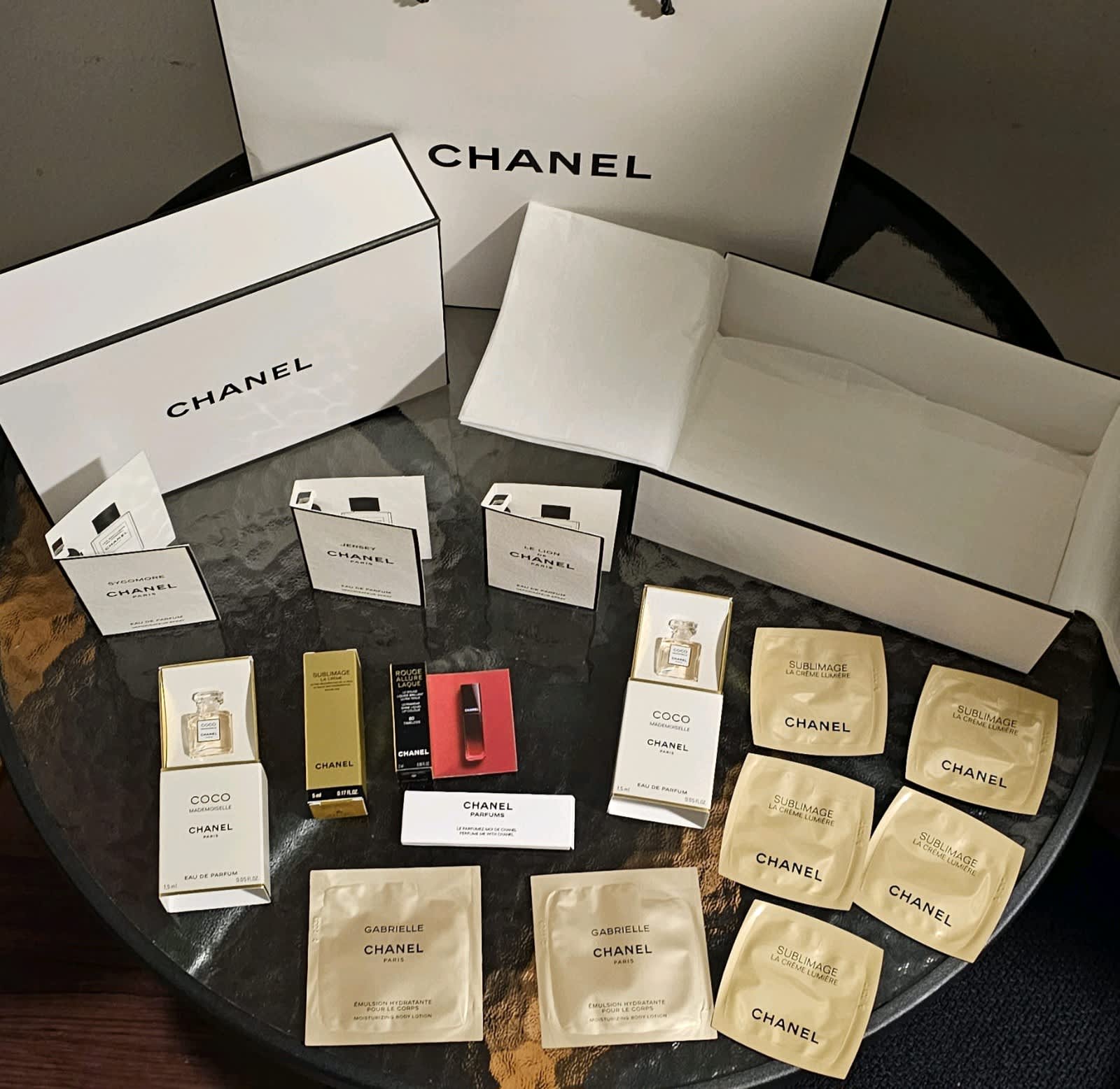 KEVIN CHEN  Graphic Designer  Chanel  Knockdown Packaging