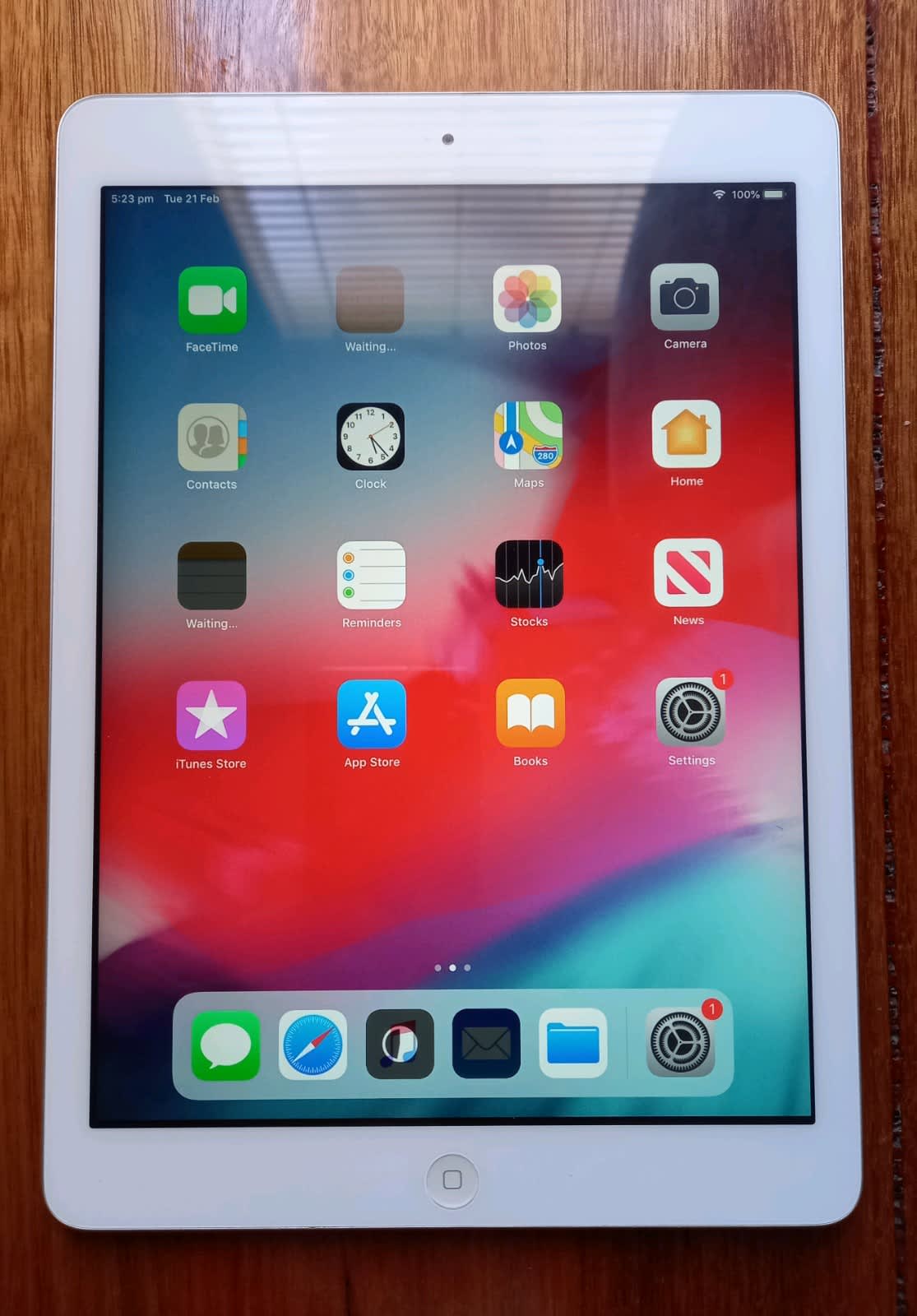 iPad Air2 16GB wifi+セルラーモデル 管理番号：0972 - タブレット
