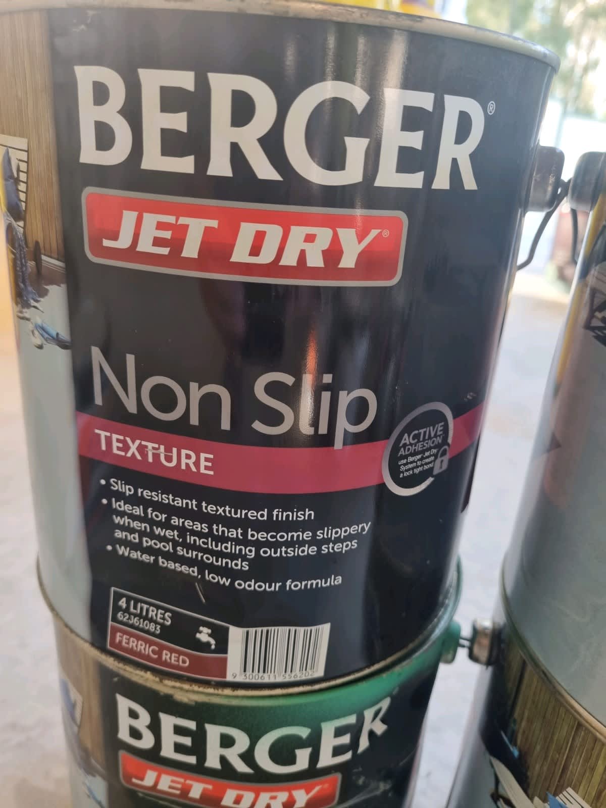 Berger Jet Dry Non Slip Texture - White Base