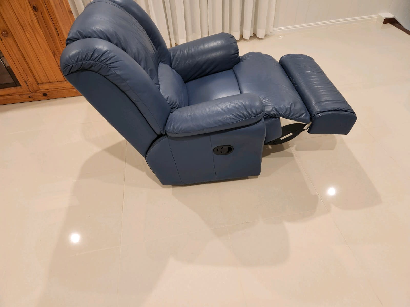 leather recliner chairs gold coast