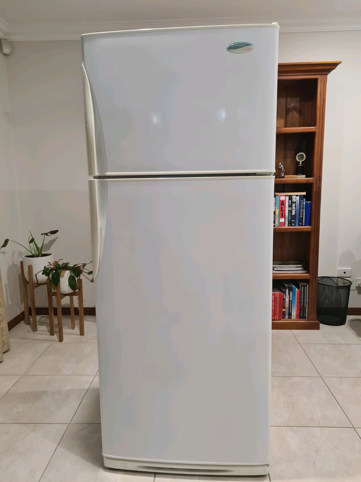 westinghouse fridge 440 litre