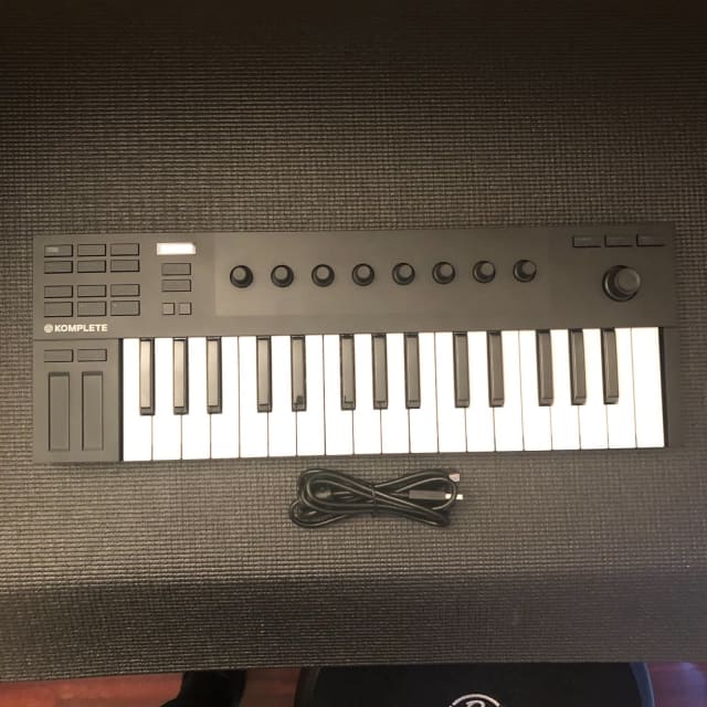 Native Instruments Komplete Kontrol M32 Smart Keyboard Keyboards