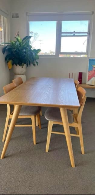 Domayne extendable deals dining table