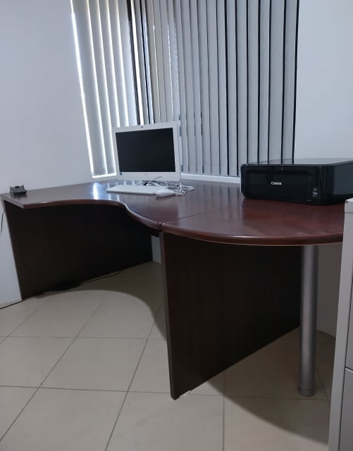 Bargain! 3 Pce Office Desk set. Very large 2 pce Desk & Cupboards